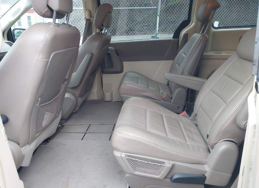 Photo 8 of 2010 Chrysler Town & COUNTRY NEW LX (VIN 2A4RR2D18AR321877)