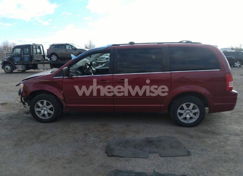 Photo 14 of 2010 Chrysler Town & COUNTRY NEW LX (VIN 2A4RR2D18AR375258)