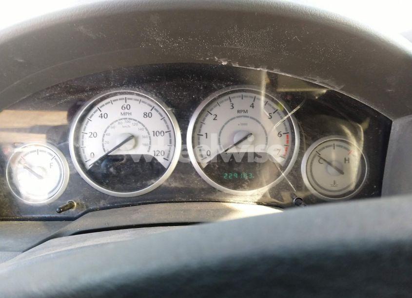 Photo 7 of 2010 Chrysler Town & COUNTRY NEW LX (VIN 2A4RR2D18AR375258)