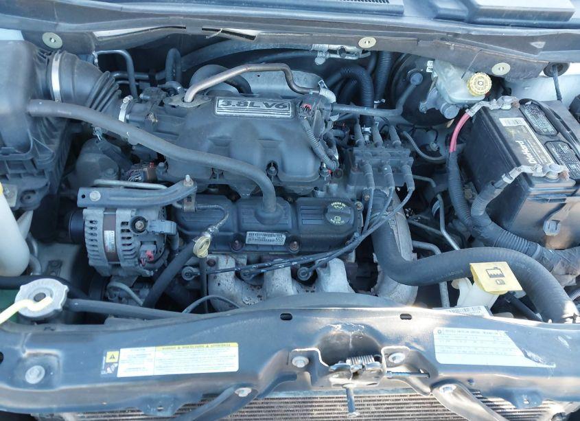 Photo 10 of 2010 Chrysler Town & COUNTRY NEW LX (VIN 2A4RR2D18AR381528)