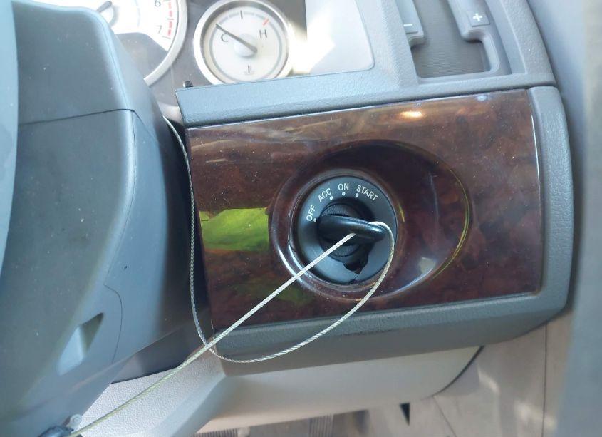 Photo 11 of 2010 Chrysler Town & COUNTRY NEW LX (VIN 2A4RR2D18AR381528)