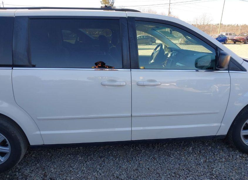 Photo 14 of 2010 Chrysler Town & COUNTRY NEW LX (VIN 2A4RR2D18AR381528)
