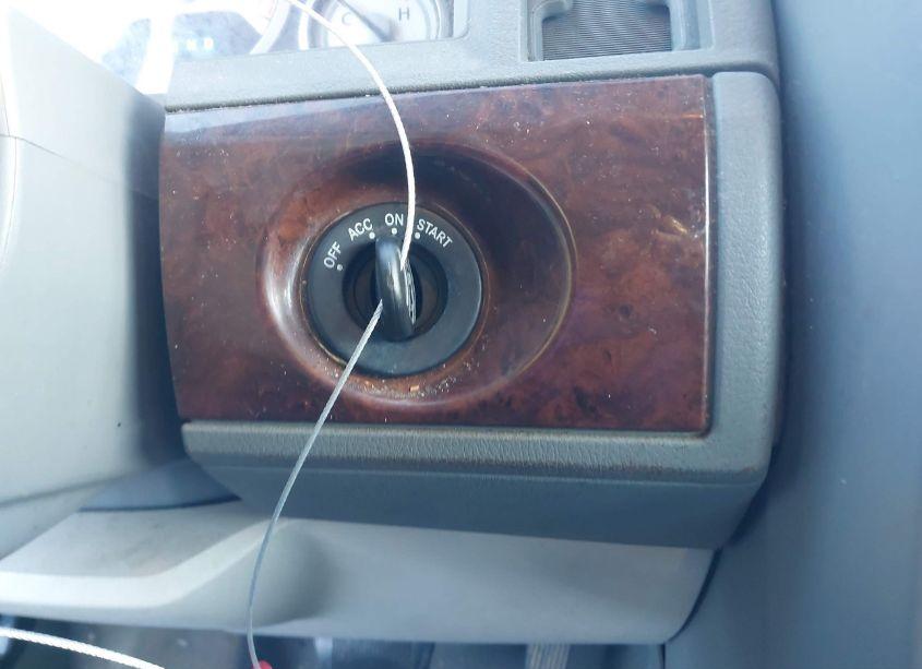 Photo 11 of 2010 Chrysler Town & COUNTRY LX (VIN 2A4RR4DE0AR155563)