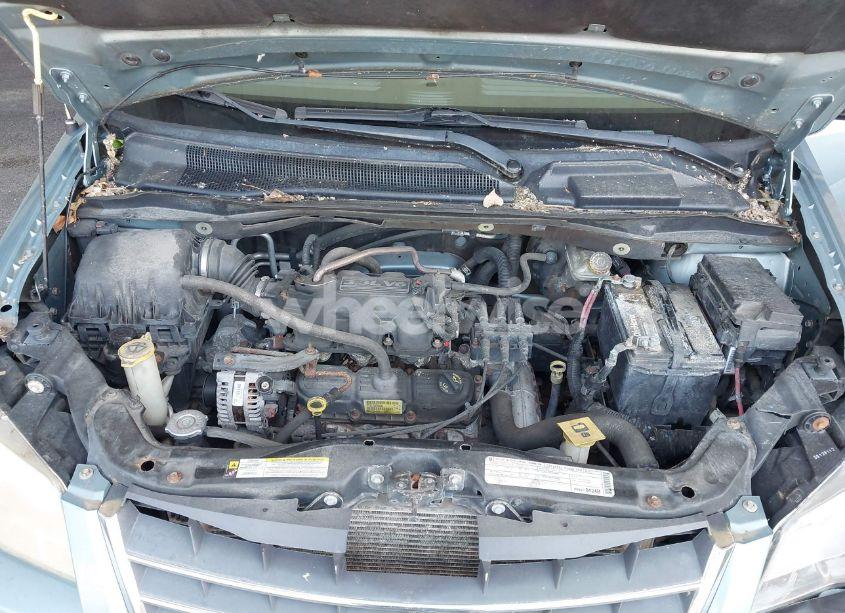 Photo 10 of 2010 Chrysler Town & COUNTRY LX (VIN 2A4RR4DE0AR186389)