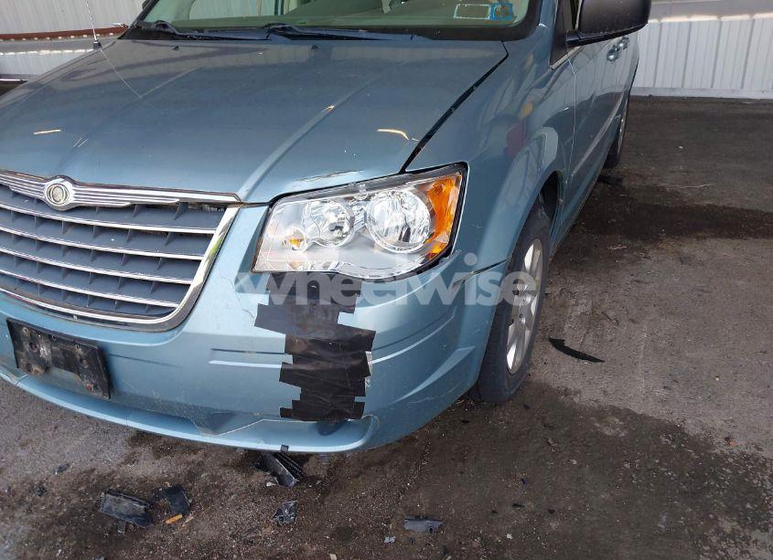 Photo 12 of 2010 Chrysler Town & COUNTRY LX (VIN 2A4RR4DE0AR186389)