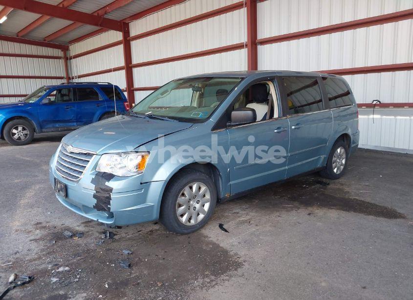 Photo 2 of 2010 Chrysler Town & COUNTRY LX (VIN 2A4RR4DE0AR186389)