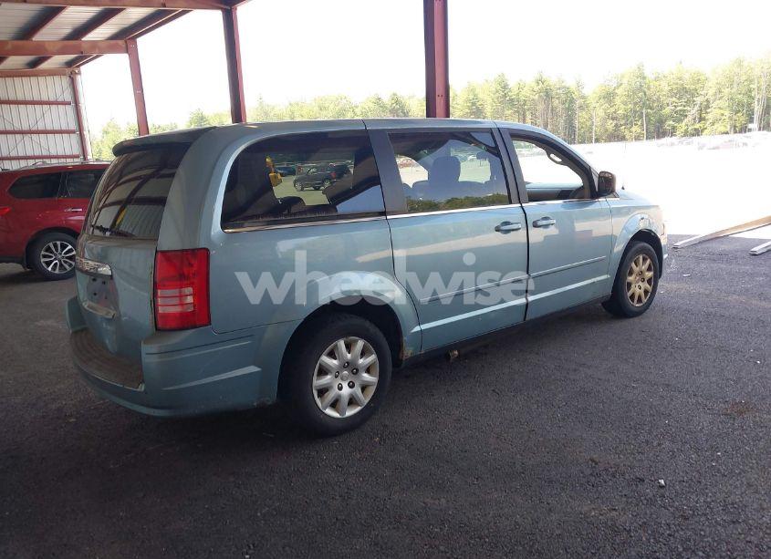 Photo 4 of 2010 Chrysler Town & COUNTRY LX (VIN 2A4RR4DE0AR186389)