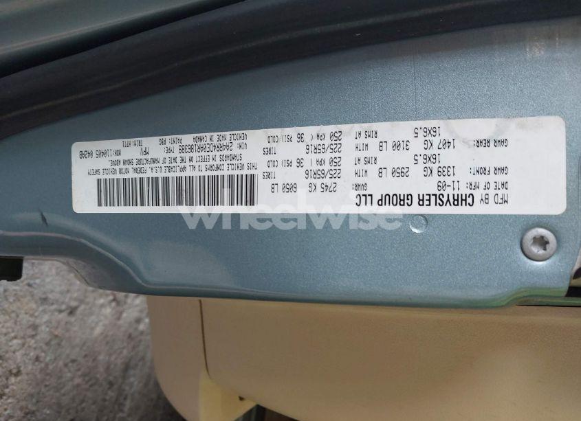 Photo 9 of 2010 Chrysler Town & COUNTRY LX (VIN 2A4RR4DE0AR186389)