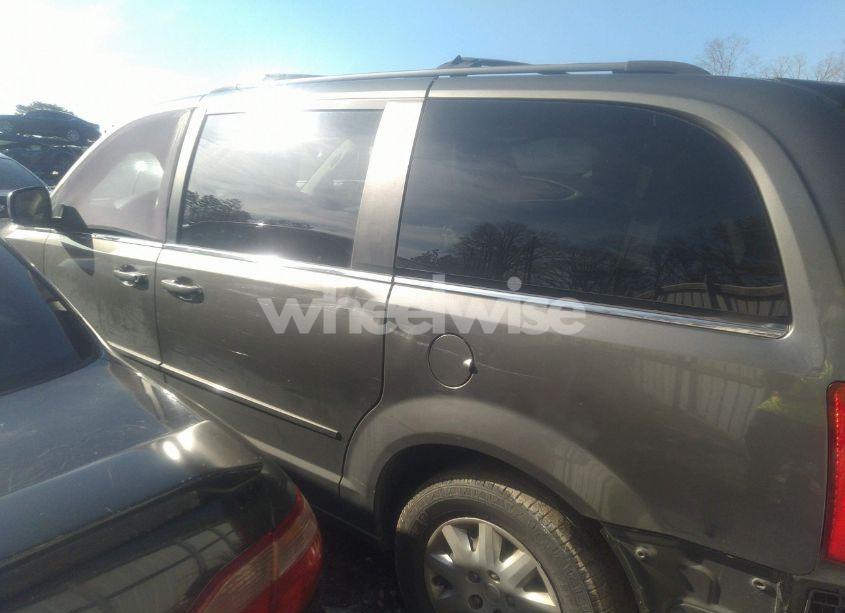 Photo 3 of 2010 Chrysler Town & COUNTRY LX (VIN 2A4RR4DE4AR344250)