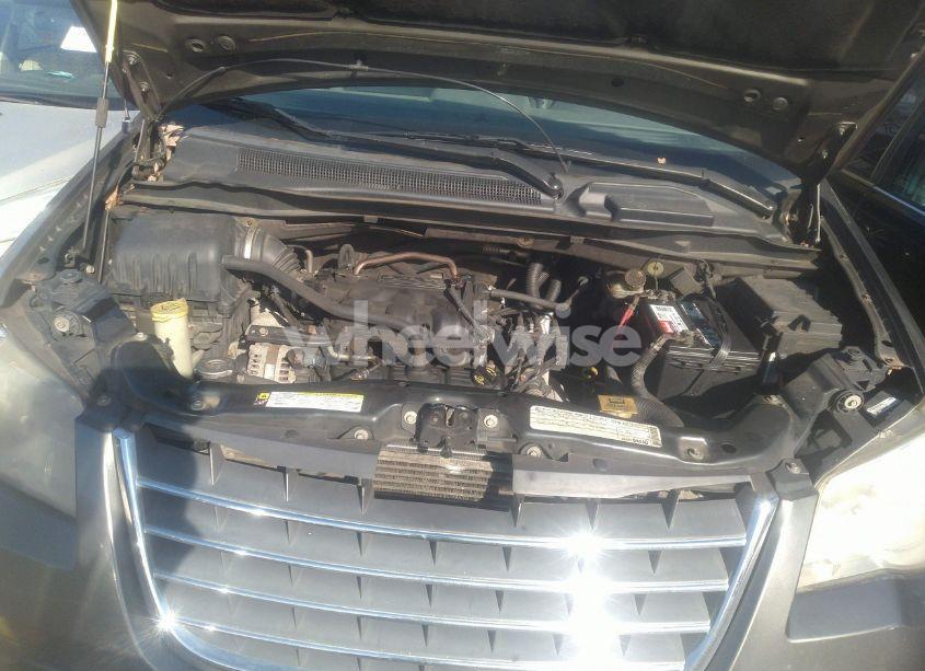 Photo 9 of 2010 Chrysler Town & COUNTRY LX (VIN 2A4RR4DE4AR344250)