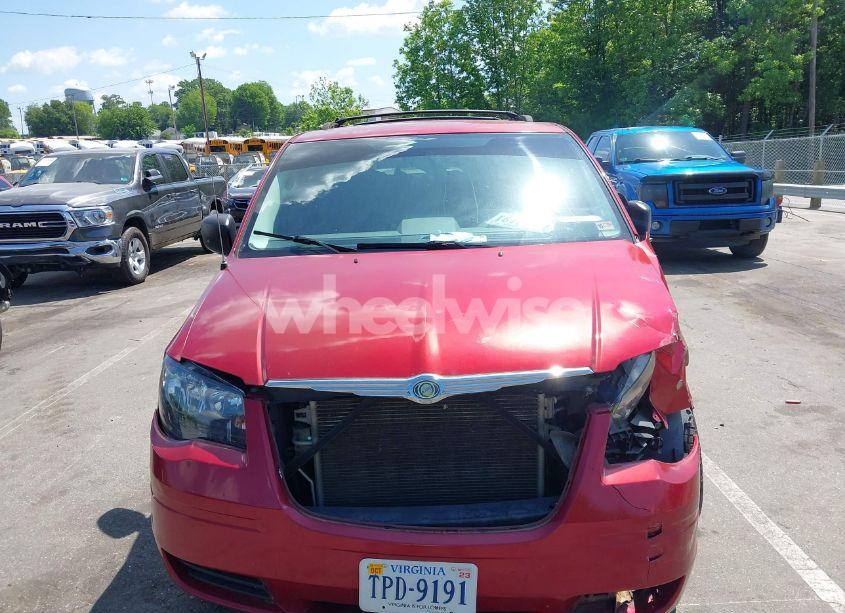 Photo 12 of 2010 Chrysler Town & COUNTRY LX (VIN 2A4RR4DE5AR220231)