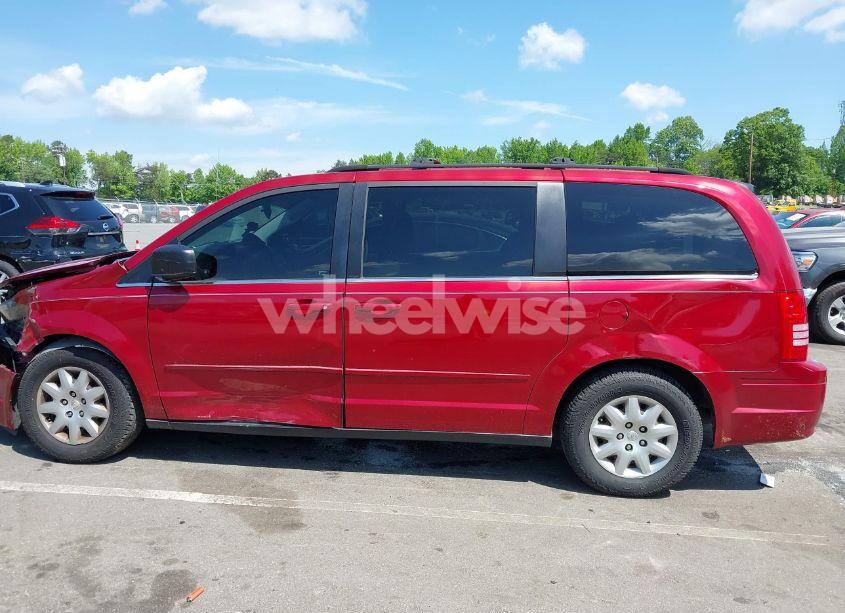 Photo 14 of 2010 Chrysler Town & COUNTRY LX (VIN 2A4RR4DE5AR220231)