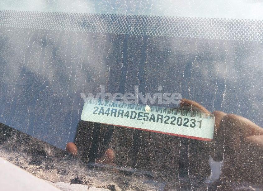 Photo 9 of 2010 Chrysler Town & COUNTRY LX (VIN 2A4RR4DE5AR220231)