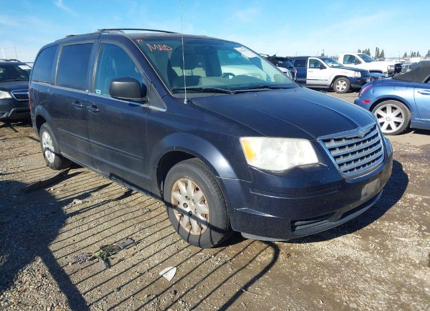 2010 Chrysler Town & COUNTRY LX (VIN 2A4RR4DE7AR141093) main photo