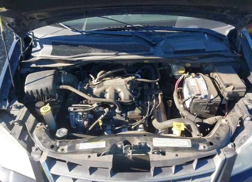 Photo 10 of 2010 Chrysler Town & COUNTRY LX (VIN 2A4RR4DE7AR141093)