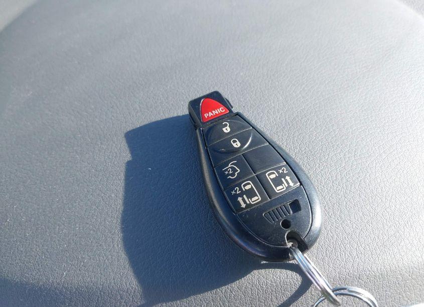 Photo 11 of 2010 Chrysler Town & COUNTRY LX (VIN 2A4RR4DE7AR141093)