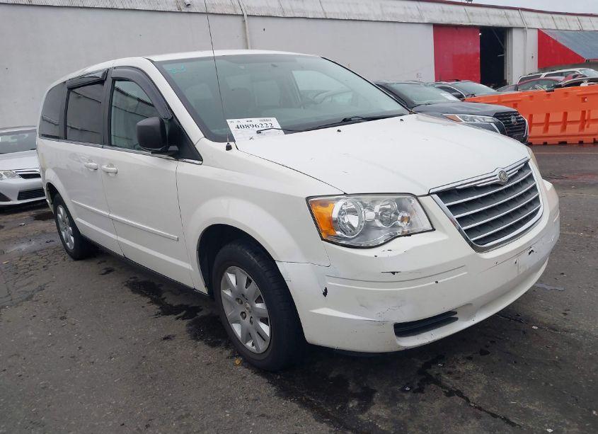 2010 Chrysler Town & COUNTRY LX (VIN 2A4RR4DE7AR206377) main photo