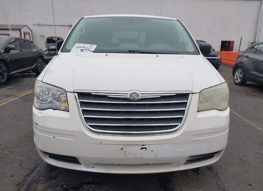 Photo 12 of 2010 Chrysler Town & COUNTRY LX (VIN 2A4RR4DE7AR206377)