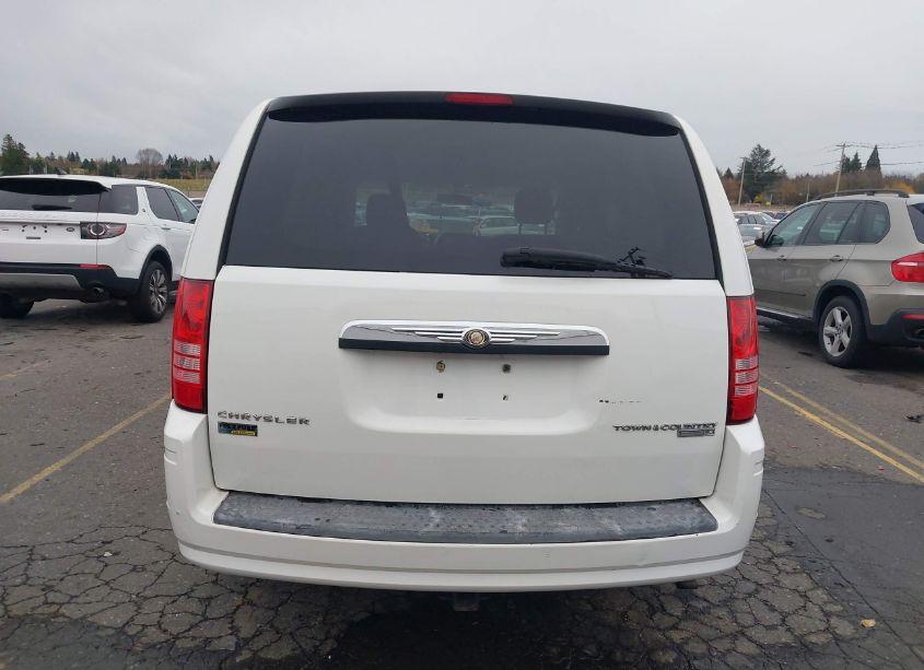 Photo 16 of 2010 Chrysler Town & COUNTRY LX (VIN 2A4RR4DE7AR206377)
