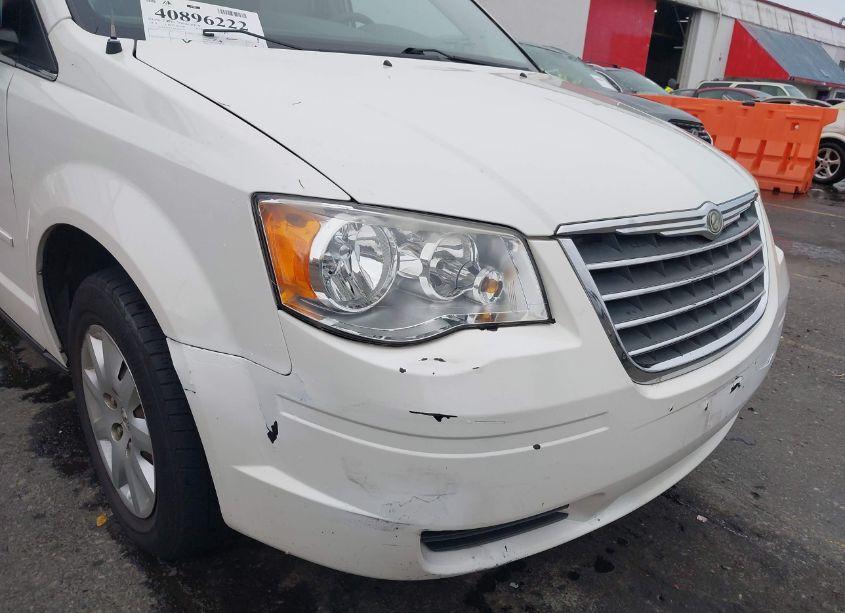 Photo 6 of 2010 Chrysler Town & COUNTRY LX (VIN 2A4RR4DE7AR206377)