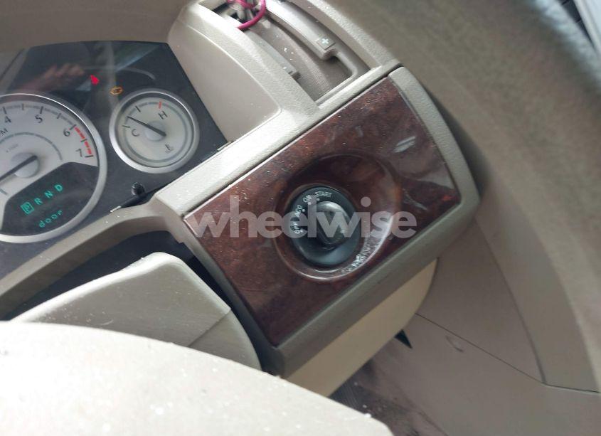 Photo 11 of 2010 Chrysler Town & COUNTRY LX (VIN 2A4RR4DE8AR161837)