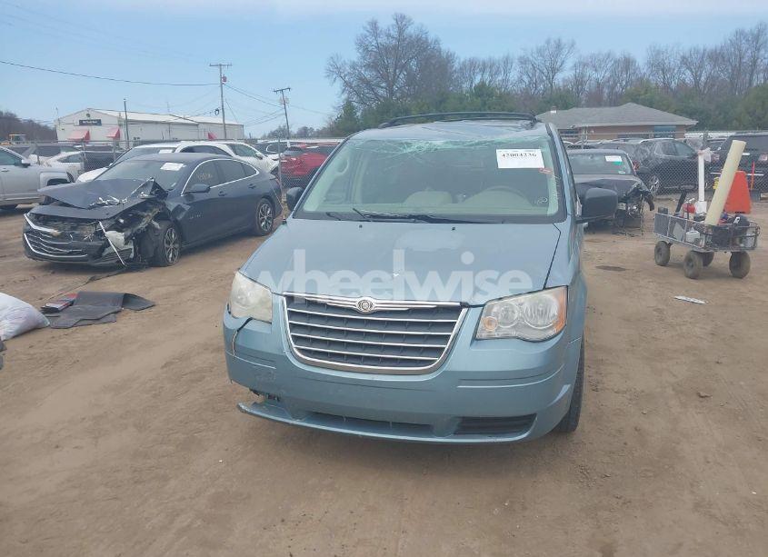 Photo 12 of 2010 Chrysler Town & COUNTRY LX (VIN 2A4RR4DE8AR161837)