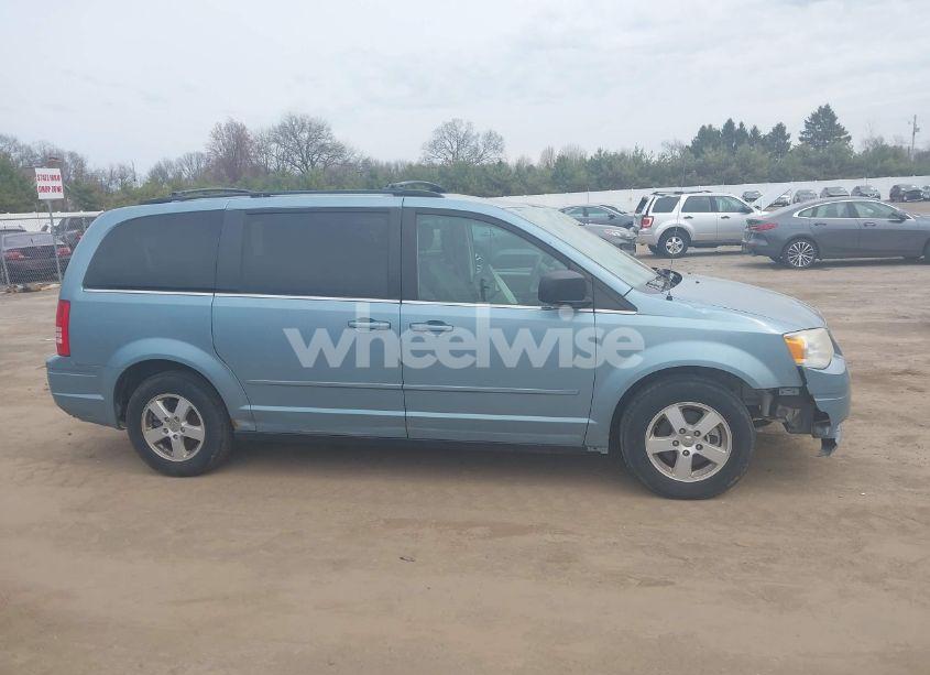 Photo 13 of 2010 Chrysler Town & COUNTRY LX (VIN 2A4RR4DE8AR161837)