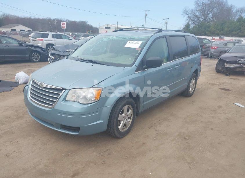 Photo 2 of 2010 Chrysler Town & COUNTRY LX (VIN 2A4RR4DE8AR161837)