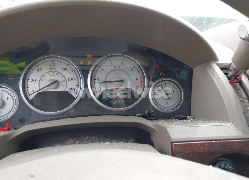 Photo 7 of 2010 Chrysler Town & COUNTRY LX (VIN 2A4RR4DE8AR161837)