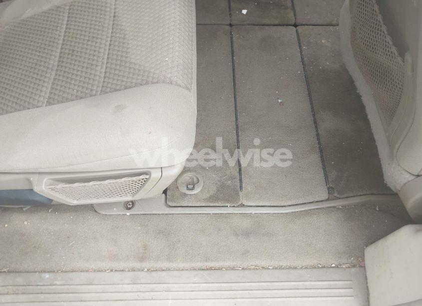 Photo 8 of 2010 Chrysler Town & COUNTRY LX (VIN 2A4RR4DE8AR161837)