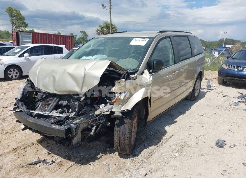 Photo 2 of 2010 Chrysler Town & COUNTRY LX (VIN 2A4RR4DE8AR262635)