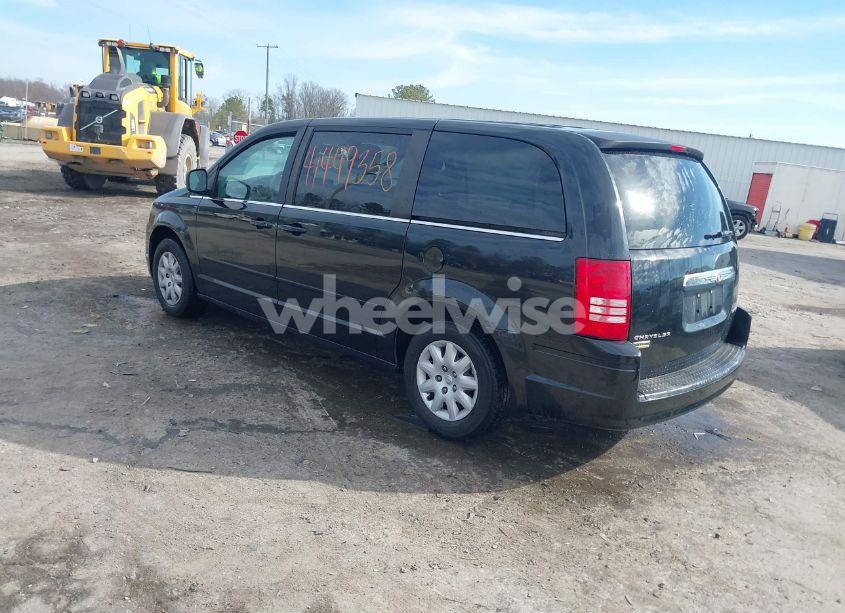 Photo 3 of 2010 Chrysler Town & COUNTRY LX (VIN 2A4RR4DE9AR390995)