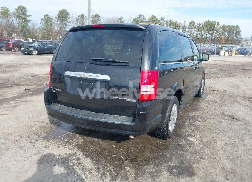 Photo 4 of 2010 Chrysler Town & COUNTRY LX (VIN 2A4RR4DE9AR390995)