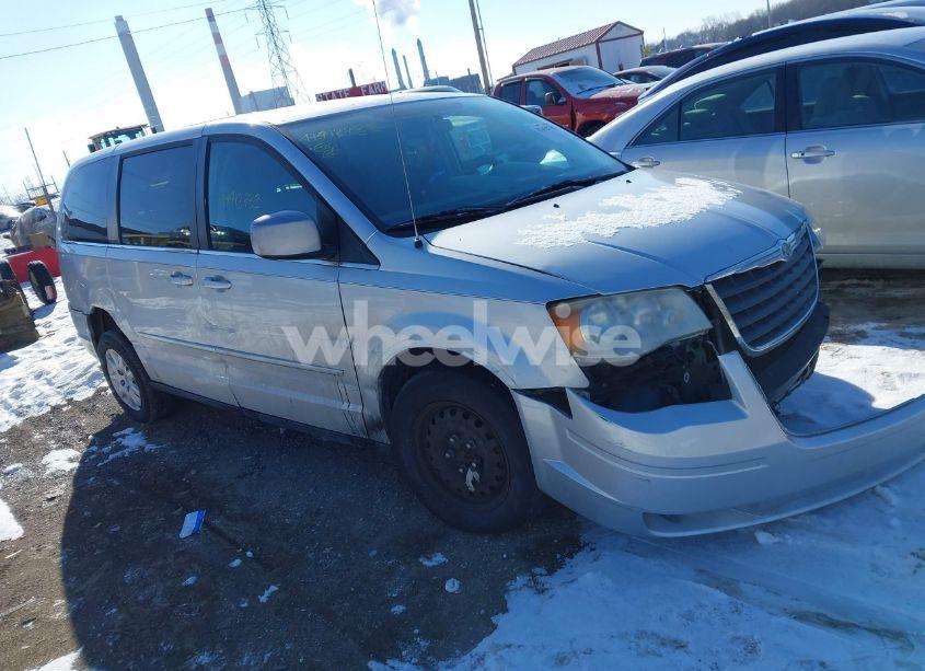 2010 Chrysler Town & COUNTRY LX (VIN 2A4RR4DEXAR142383) main photo