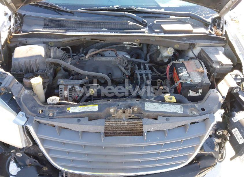 Photo 10 of 2010 Chrysler Town & COUNTRY LX (VIN 2A4RR4DEXAR142383)
