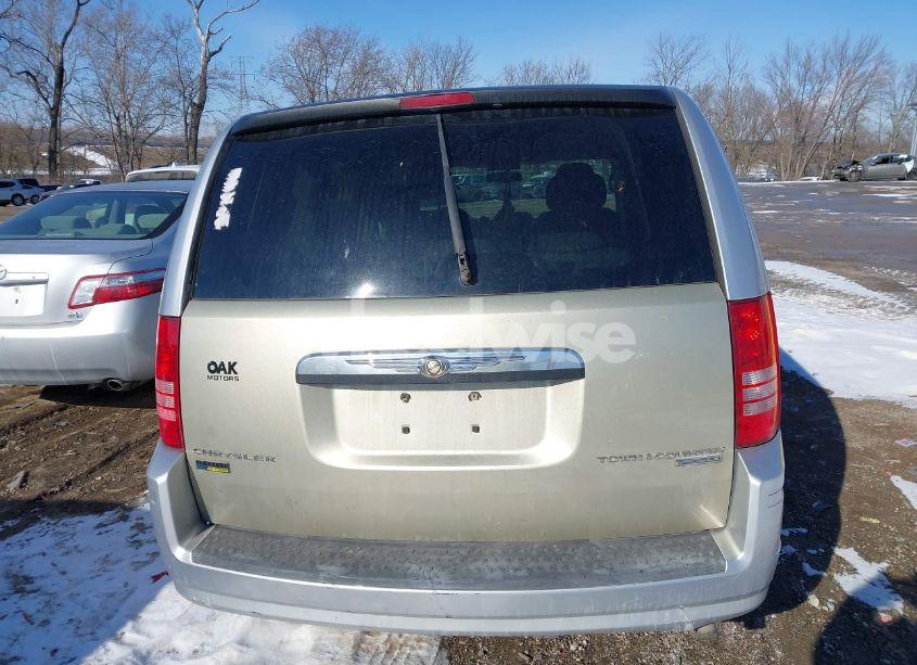 Photo 15 of 2010 Chrysler Town & COUNTRY LX (VIN 2A4RR4DEXAR142383)