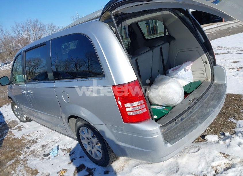 Photo 3 of 2010 Chrysler Town & COUNTRY LX (VIN 2A4RR4DEXAR142383)