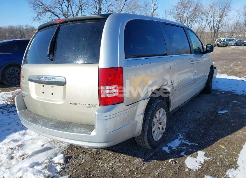 Photo 4 of 2010 Chrysler Town & COUNTRY LX (VIN 2A4RR4DEXAR142383)