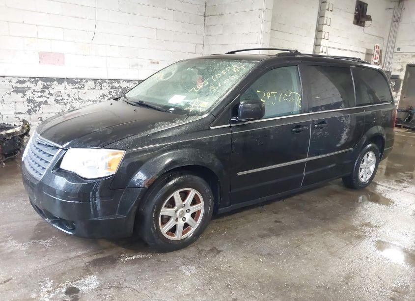 Photo 2 of 2010 Chrysler Town & COUNTRY TOURING (VIN 2A4RR5D10AR103319)