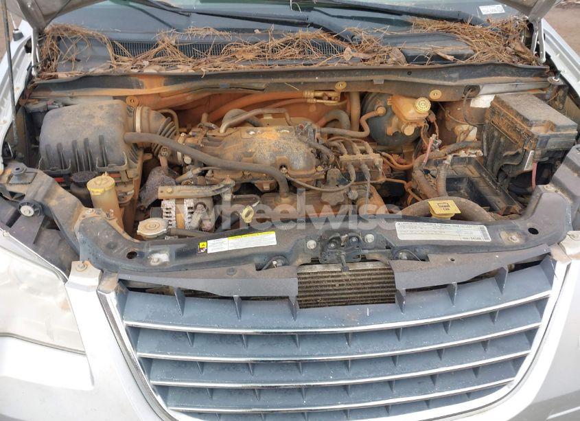 Photo 10 of 2010 Chrysler Town & COUNTRY TOURING (VIN 2A4RR5D10AR105488)