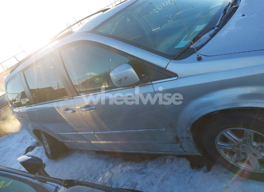 Photo 13 of 2010 Chrysler Town & COUNTRY TOURING (VIN 2A4RR5D10AR129449)