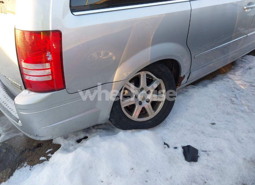 Photo 6 of 2010 Chrysler Town & COUNTRY TOURING (VIN 2A4RR5D10AR129449)