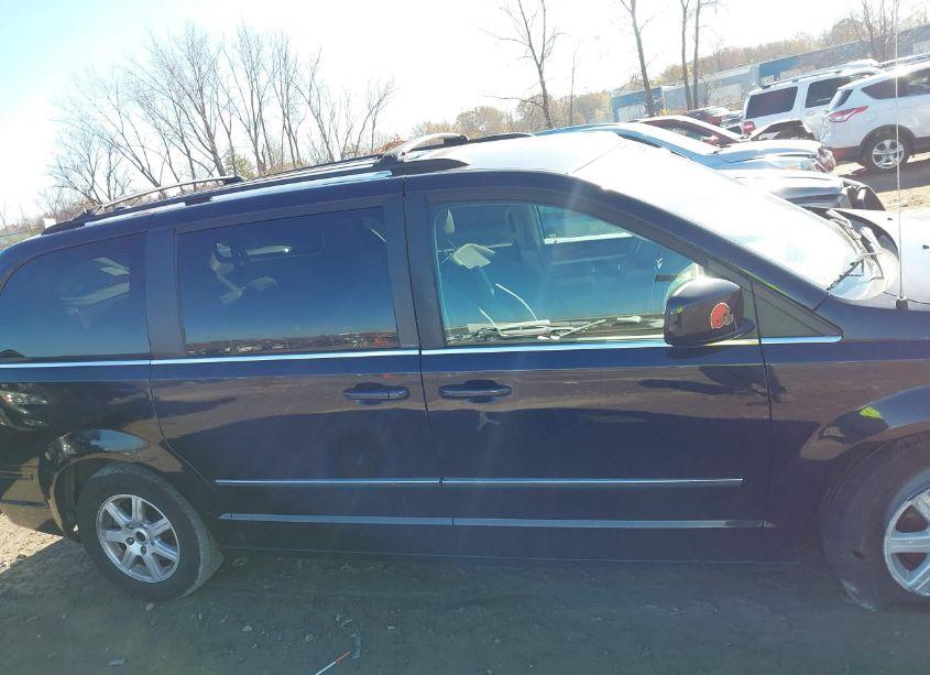 Photo 13 of 2010 Chrysler Town & COUNTRY TOURING (VIN 2A4RR5D10AR140922)