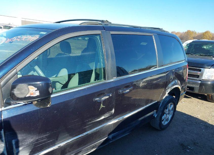Photo 14 of 2010 Chrysler Town & COUNTRY TOURING (VIN 2A4RR5D10AR140922)
