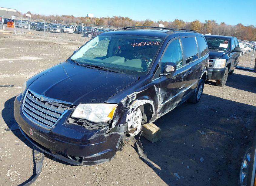 Photo 2 of 2010 Chrysler Town & COUNTRY TOURING (VIN 2A4RR5D10AR140922)