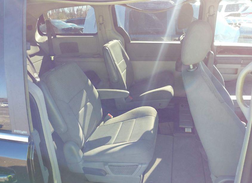 Photo 8 of 2010 Chrysler Town & COUNTRY TOURING (VIN 2A4RR5D10AR140922)