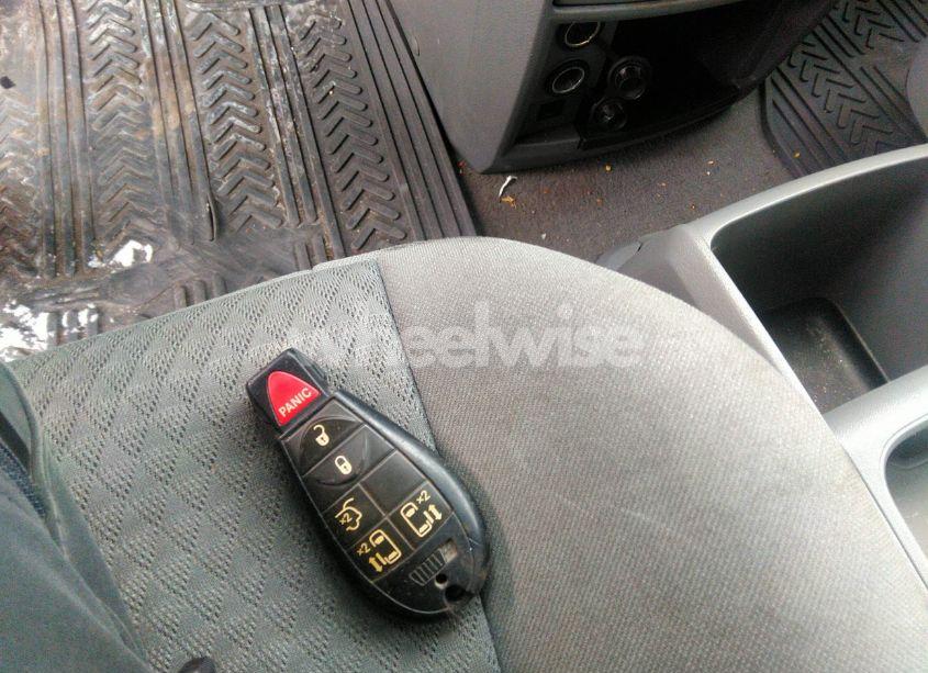 Photo 11 of 2010 Chrysler Town & COUNTRY TOURING (VIN 2A4RR5D10AR142668)