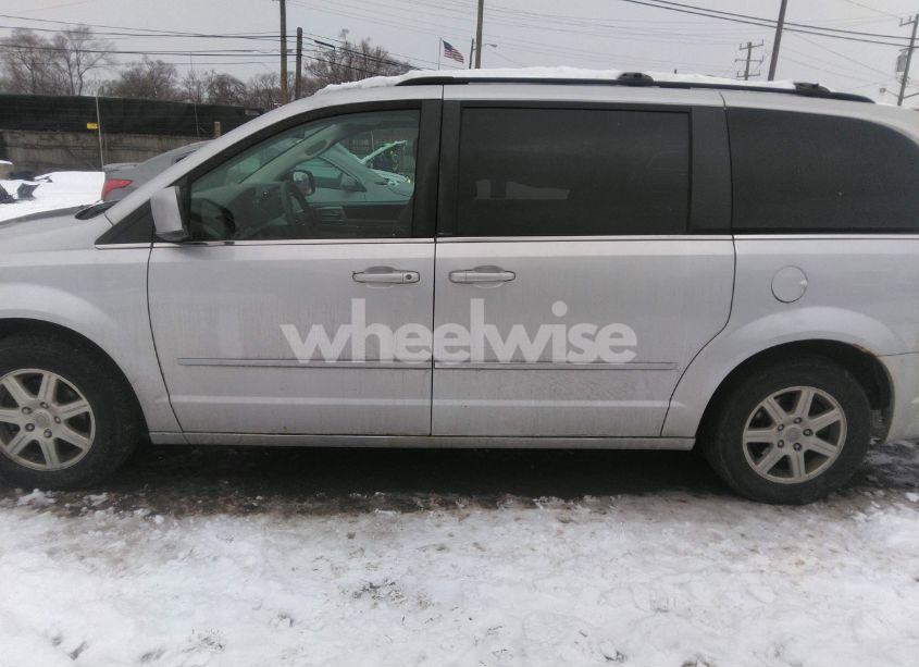 Photo 14 of 2010 Chrysler Town & COUNTRY TOURING (VIN 2A4RR5D10AR142668)