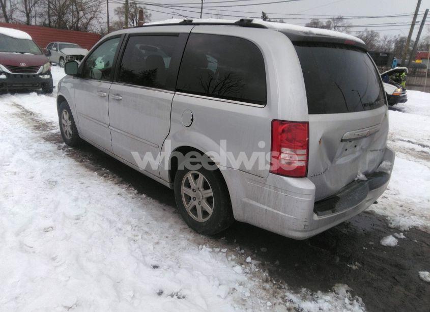 Photo 3 of 2010 Chrysler Town & COUNTRY TOURING (VIN 2A4RR5D10AR142668)