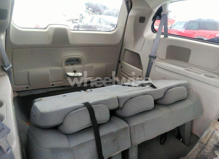 Photo 8 of 2010 Chrysler Town & COUNTRY TOURING (VIN 2A4RR5D10AR142668)